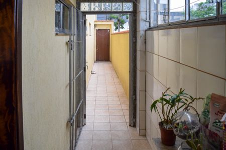 Casa à venda com 160m², 4 quartos e 2 vagasCorredor