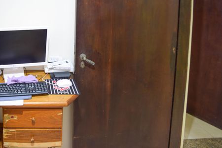 Casa à venda com 160m², 4 quartos e 2 vagasEscritório