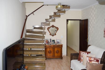 Casa à venda com 160m², 4 quartos e 2 vagasSala