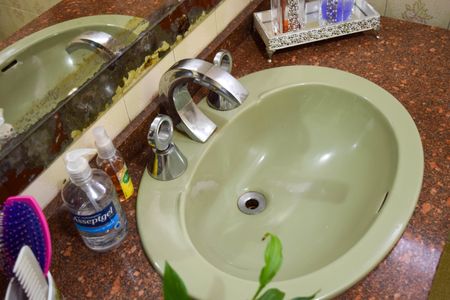 Casa à venda com 160m², 4 quartos e 2 vagasBanheiro 2