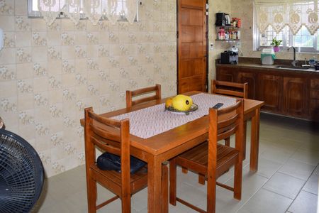 Casa à venda com 160m², 4 quartos e 2 vagasCozinha