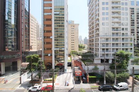 Varanda de apartamento para alugar com 1 quarto, 48m² em Indianópolis, São Paulo