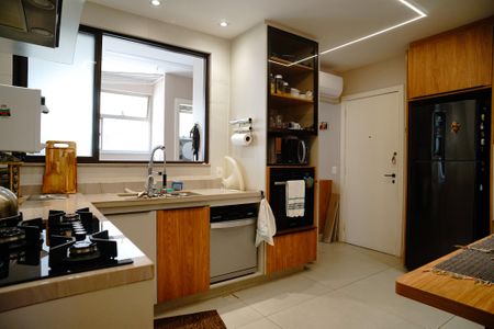 Apartamento à venda com 120m², 3 quartos e 2 vagasCozinha