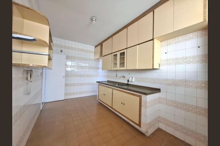 Apartamento à venda com 82m², 2 quartos e 1 vagaCozinha 