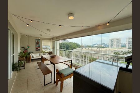 Apartamento à venda com 130m², 3 quartos e 2 vagasVaranda 