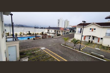 Casa de condomínio à venda com 114m², 3 quartos e 2 vagas Casa de condomínio à venda com 114m², 3 quartos e 2 vagasVista