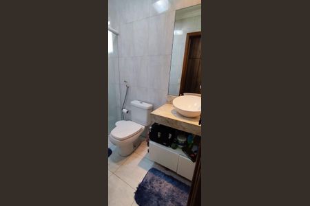 Casa de condomínio à venda com 114m², 3 quartos e 2 vagas Casa de condomínio à venda com 114m², 3 quartos e 2 vagasBanheiro 2