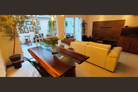 Sala de casa de condomínio à venda com 3 quartos, 114m² em Vila Jerusalem, São Bernardo do Campo