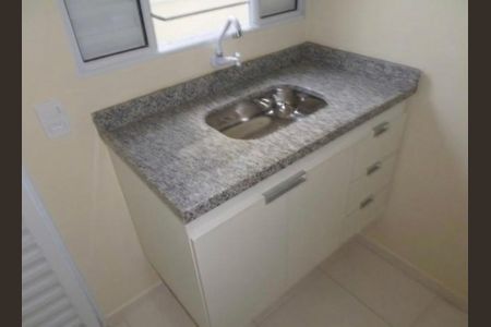 Cozinha de apartamento para alugar com 1 quarto, 28m² em Jardim Santa Teresa, Mogi das Cruzes