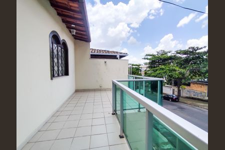 Casa à venda com 231m², 3 quartos e 3 vagasVaranda da Cozinha