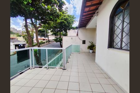 Casa à venda com 231m², 3 quartos e 3 vagasVaranda da Cozinha