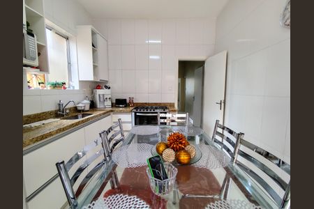 Casa à venda com 231m², 3 quartos e 3 vagasCozinha