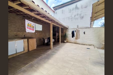 Casa à venda com 231m², 3 quartos e 3 vagasÁrea de Serviço