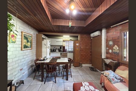 Casa para alugar com 218m², 3 quartos e 2 vagas Casa para alugar com 218m², 3 quartos e 2 vagasSala