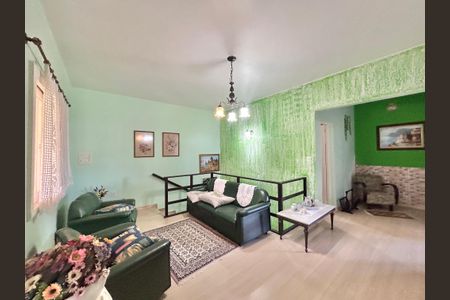 Casa para alugar com 218m², 3 quartos e 2 vagas Casa para alugar com 218m², 3 quartos e 2 vagasSala