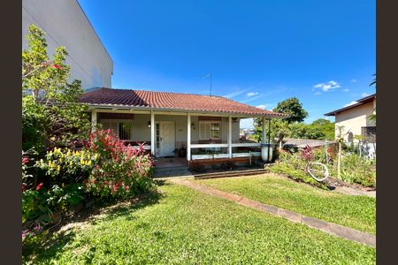 Casa para alugar com 218m², 3 quartos e 2 vagas Casa para alugar com 218m², 3 quartos e 2 vagasFachada