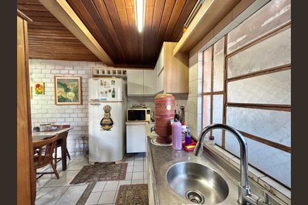 Casa para alugar com 218m², 3 quartos e 2 vagas Casa para alugar com 218m², 3 quartos e 2 vagasCozinha