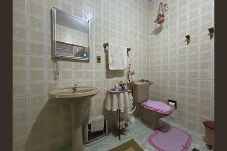 Casa para alugar com 218m², 3 quartos e 2 vagas Casa para alugar com 218m², 3 quartos e 2 vagasBanheiro