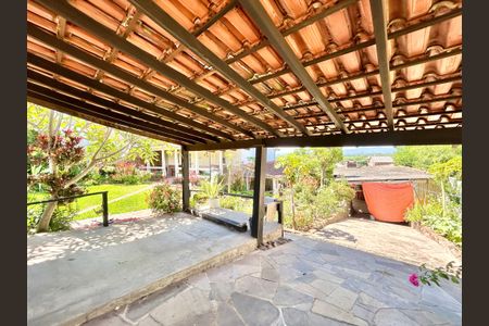 Casa para alugar com 218m², 3 quartos e 2 vagas Casa para alugar com 218m², 3 quartos e 2 vagasPátio