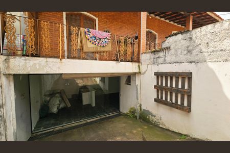 Casa à venda com 100m², 2 quartos e 8 vagas