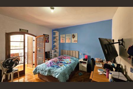 Casa à venda com 100m², 2 quartos e 8 vagas