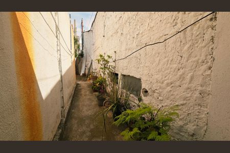 Casa à venda com 100m², 2 quartos e 8 vagas