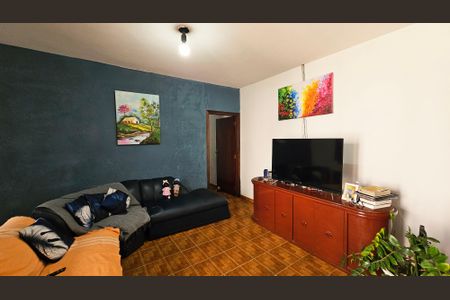 Casa à venda com 100m², 2 quartos e 8 vagas