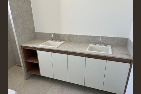 Casa de condomínio à venda com 350m², 4 quartos e 4 vagas