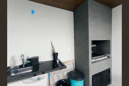 Casa de condomínio à venda com 128m², 3 quartos e 2 vagasQuintal