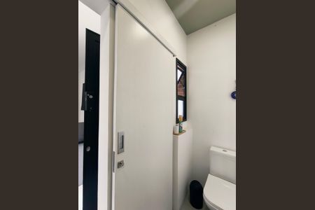 Casa de condomínio à venda com 128m², 3 quartos e 2 vagasLavabo