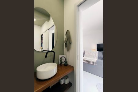 Casa de condomínio à venda com 128m², 3 quartos e 2 vagasLavabo