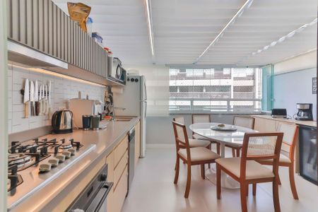 Apartamento à venda com 74m², 2 quartos e 1 vagaCozinha e Área de Serviço