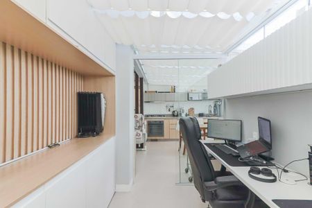 Apartamento à venda com 74m², 2 quartos e 1 vagaEscritório