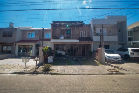 Casa à venda com 135m², 3 quartos e 2 vagas Casa à venda com 135m², 3 quartos e 2 vagasFachada