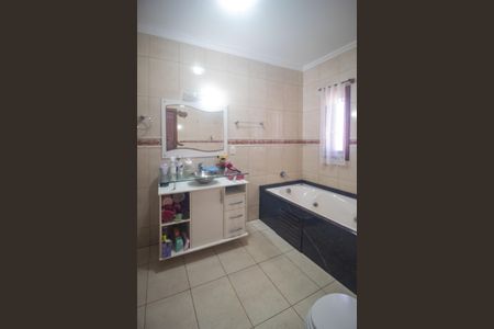 Casa à venda com 135m², 3 quartos e 2 vagas Casa à venda com 135m², 3 quartos e 2 vagasBanheiro da Suíte