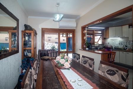 Casa à venda com 135m², 3 quartos e 2 vagas Casa à venda com 135m², 3 quartos e 2 vagasSala