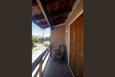 Casa à venda com 135m², 3 quartos e 2 vagas Casa à venda com 135m², 3 quartos e 2 vagasvaranda