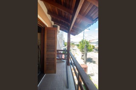 Casa à venda com 135m², 3 quartos e 2 vagas Casa à venda com 135m², 3 quartos e 2 vagasvaranda