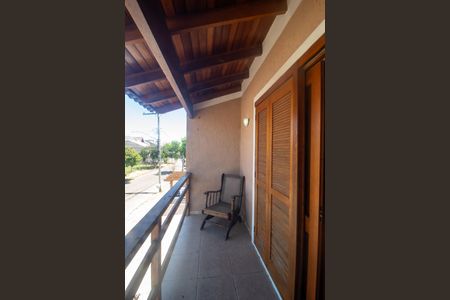 Casa à venda com 135m², 3 quartos e 2 vagas Casa à venda com 135m², 3 quartos e 2 vagasvaranda