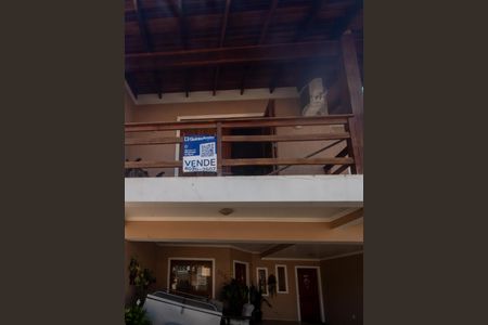 Casa à venda com 135m², 3 quartos e 2 vagas Casa à venda com 135m², 3 quartos e 2 vagasPlaca