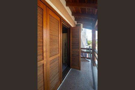 Casa à venda com 135m², 3 quartos e 2 vagas Casa à venda com 135m², 3 quartos e 2 vagasvaranda