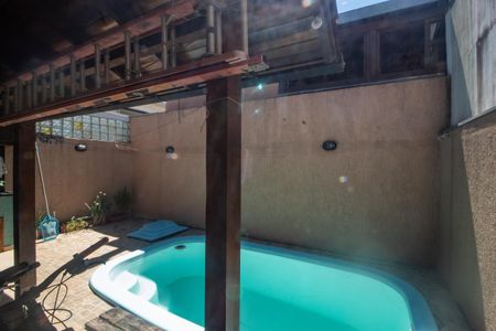 Casa à venda com 135m², 3 quartos e 2 vagas Casa à venda com 135m², 3 quartos e 2 vagasPiscina/Quintal