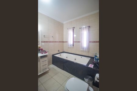 Casa à venda com 135m², 3 quartos e 2 vagas Casa à venda com 135m², 3 quartos e 2 vagasBanheiro da Suíte