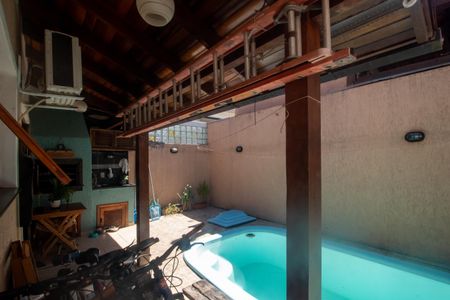 Casa à venda com 135m², 3 quartos e 2 vagas Casa à venda com 135m², 3 quartos e 2 vagasPiscina/Quintal