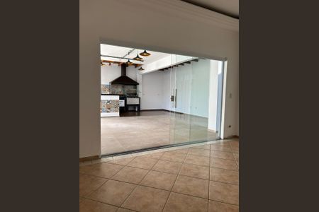 Casa de condomínio para alugar com 320m², 5 quartos e 5 vagas Casa de condomínio para alugar com 320m², 5 quartos e 5 vagasÁrea externa