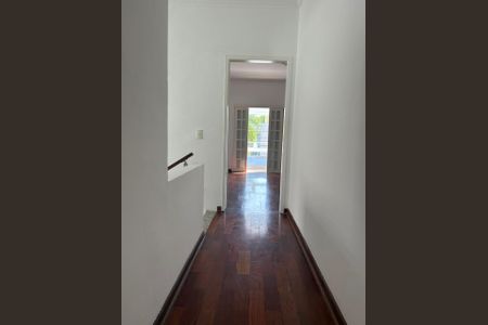 Casa de condomínio para alugar com 320m², 5 quartos e 5 vagas Casa de condomínio para alugar com 320m², 5 quartos e 5 vagasCorredor