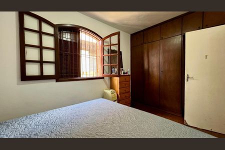 Casa à venda com 3 quartos, 330m² em Colégio Batista, Belo Horizonte