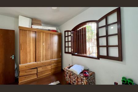 quarto  de casa à venda com 3 quartos, 330m² em Colégio Batista, Belo Horizonte