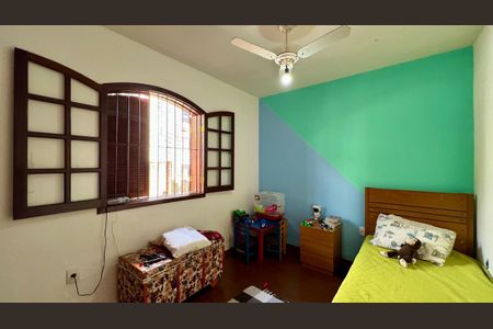 quarto  de casa à venda com 3 quartos, 330m² em Colégio Batista, Belo Horizonte