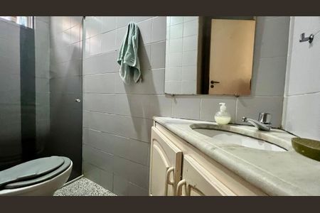 Casa à venda com 330m², 3 quartos e 3 vagas Casa à venda com 330m², 3 quartos e 3 vagasbanho